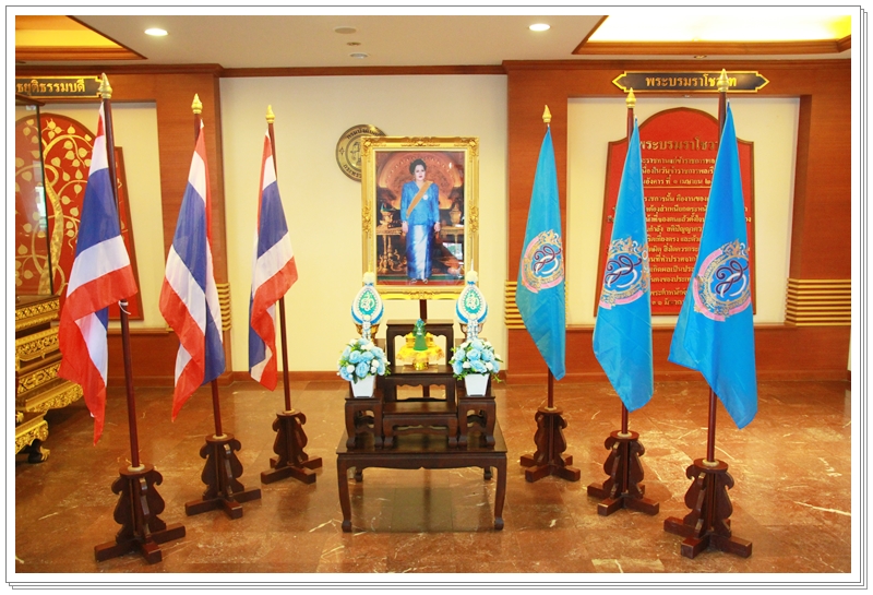 ﻿พิธีลงนามถวายพระพรสมเด็จพระนางเจ้าสิริกิติ์ พระบรมราชินีนาถ